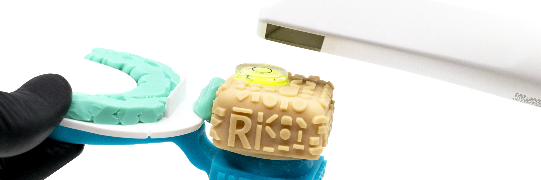 Scanning the Kois Scan Body and bite registration record